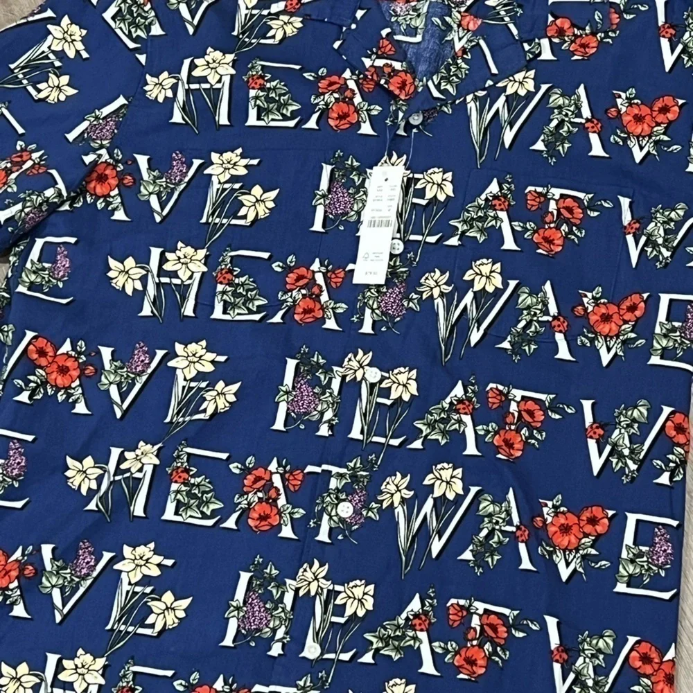 NWT J. Crew Men’s Medium HEATWAVE Shirt Sleeve Button Front Vacation Shirt